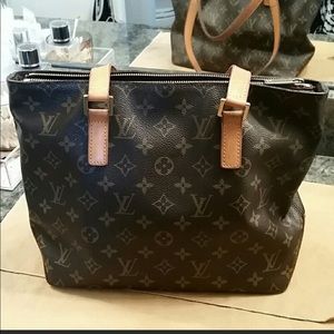 100% Authentic Monogram Louis Vuitton. 💕